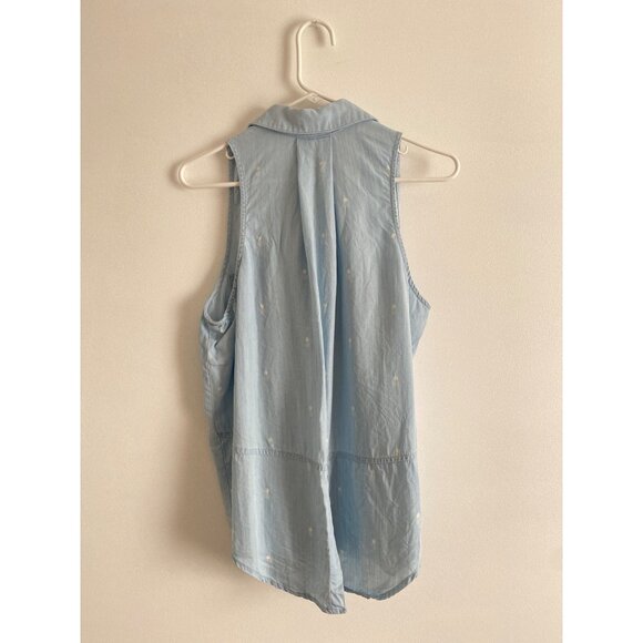 Sleeveless Light Blue Button-Up Shirt W/ Pineapple Print & Split Back Hem Size L - Picture 3 of 9